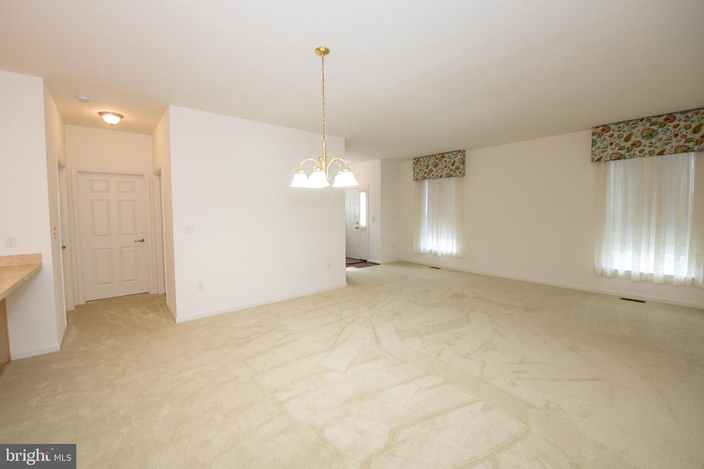 15051 Dahlia Dr