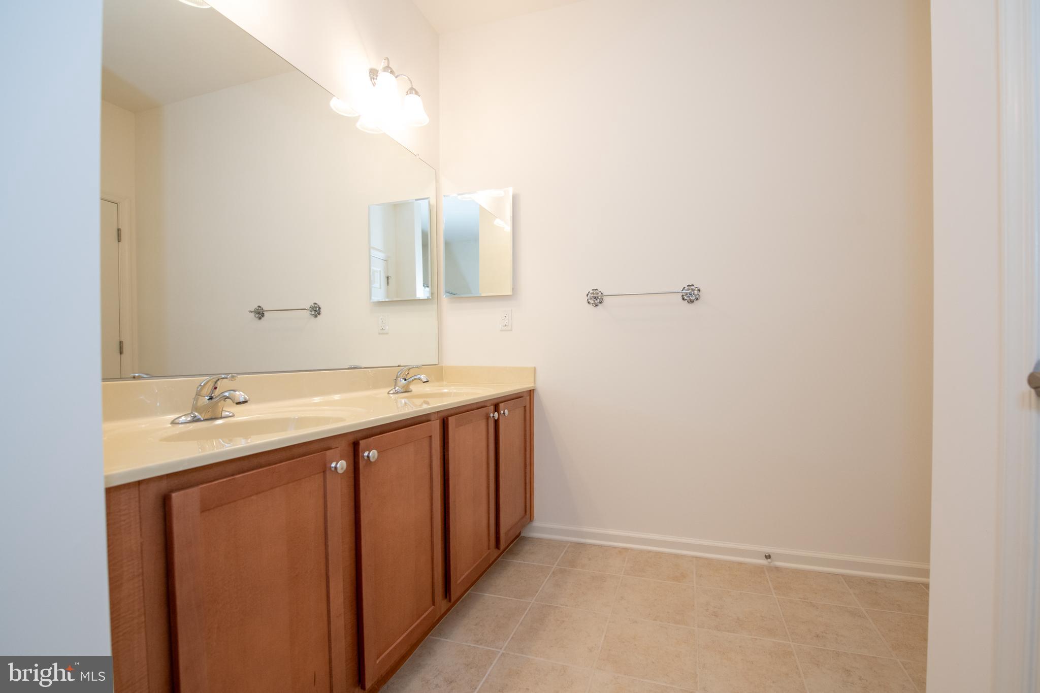 15051 Dahlia Dr