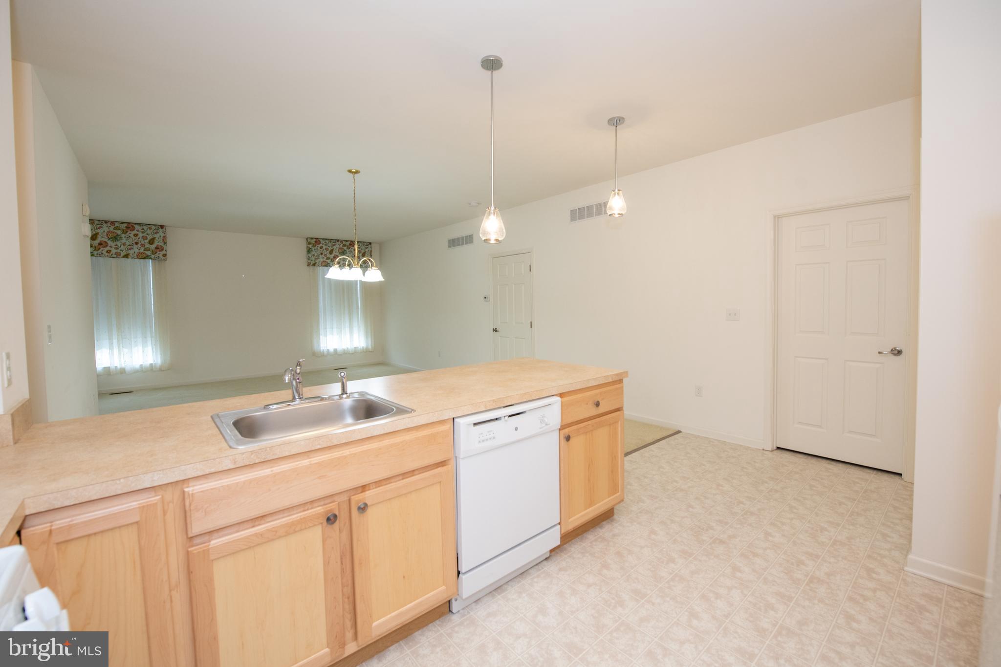 15051 Dahlia Dr