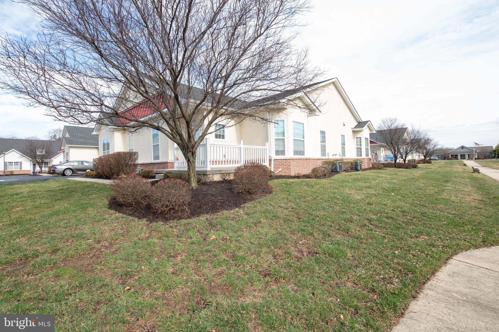 15051 Dahlia Dr