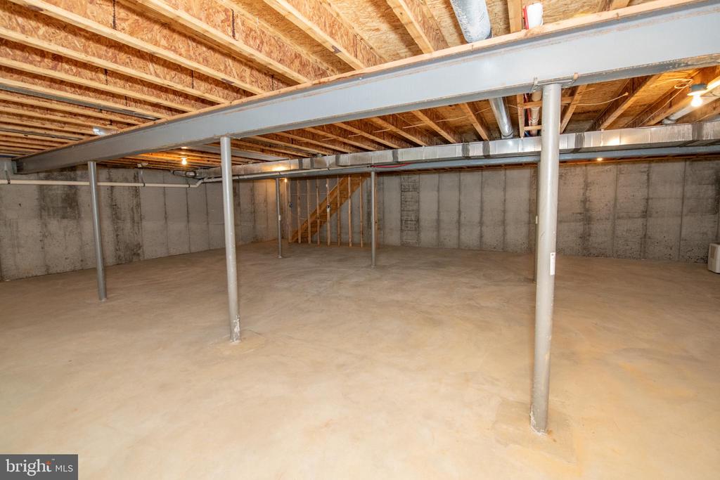 15051 Dahlia Dr