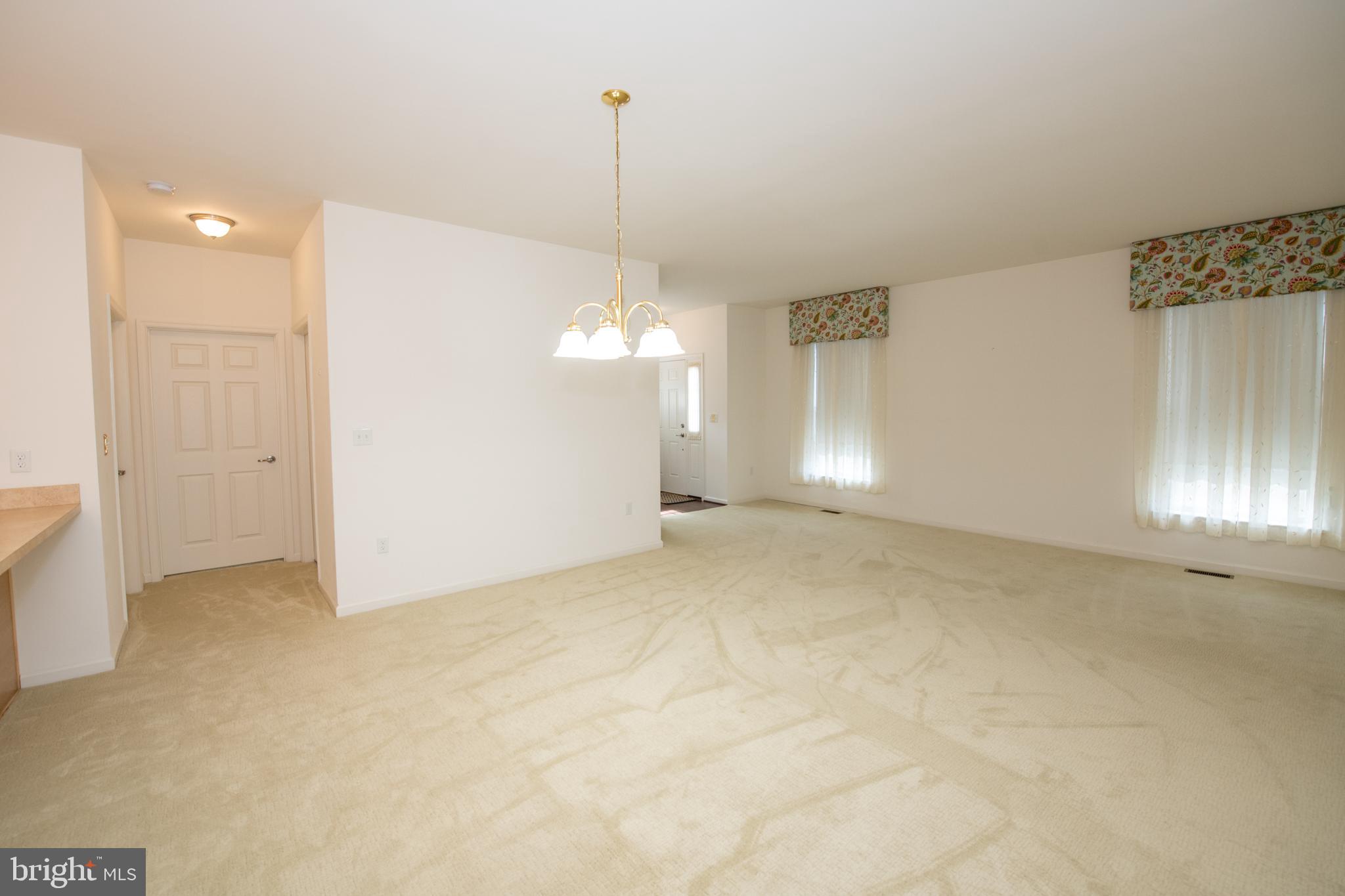 15051 Dahlia Dr