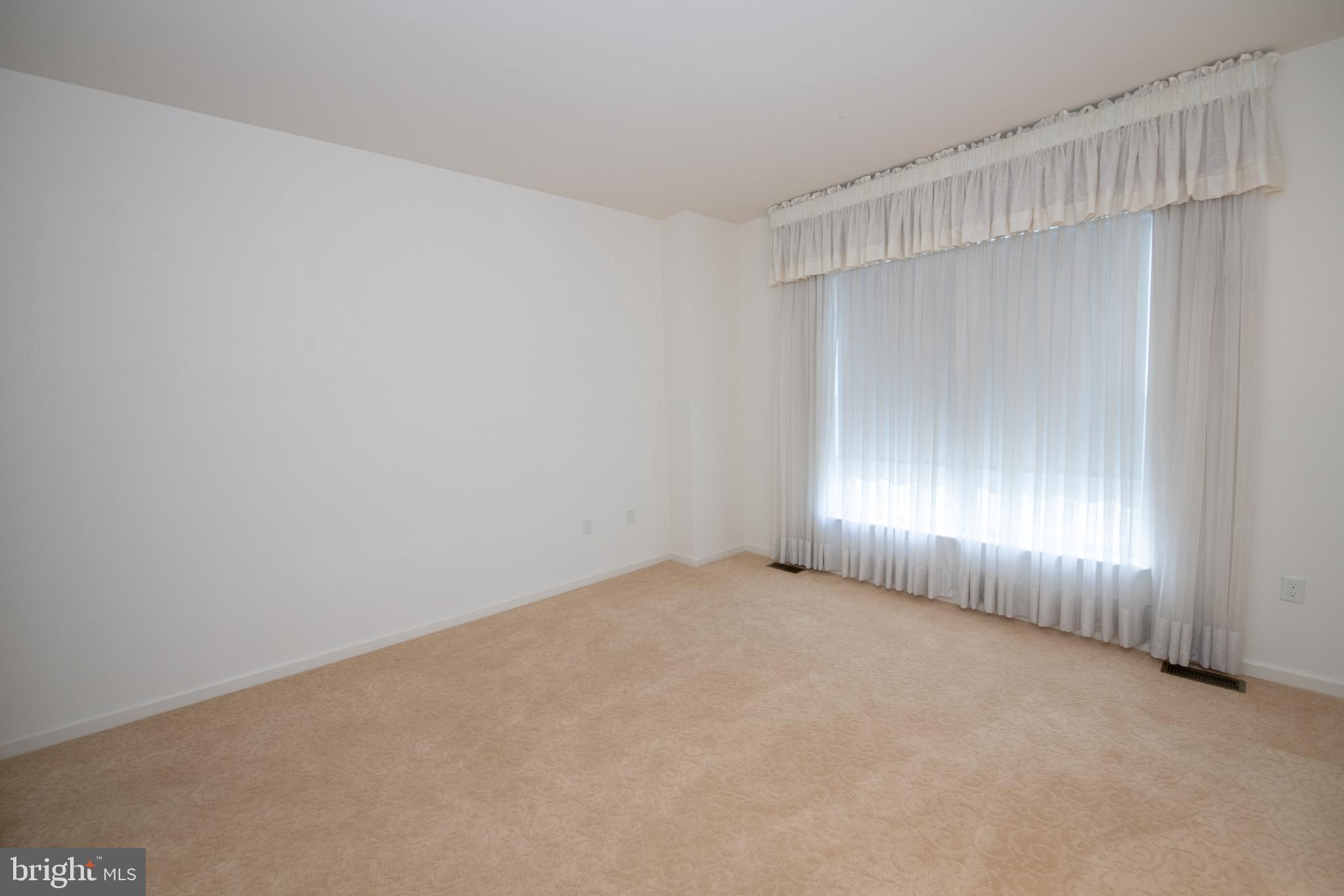 15051 Dahlia Dr