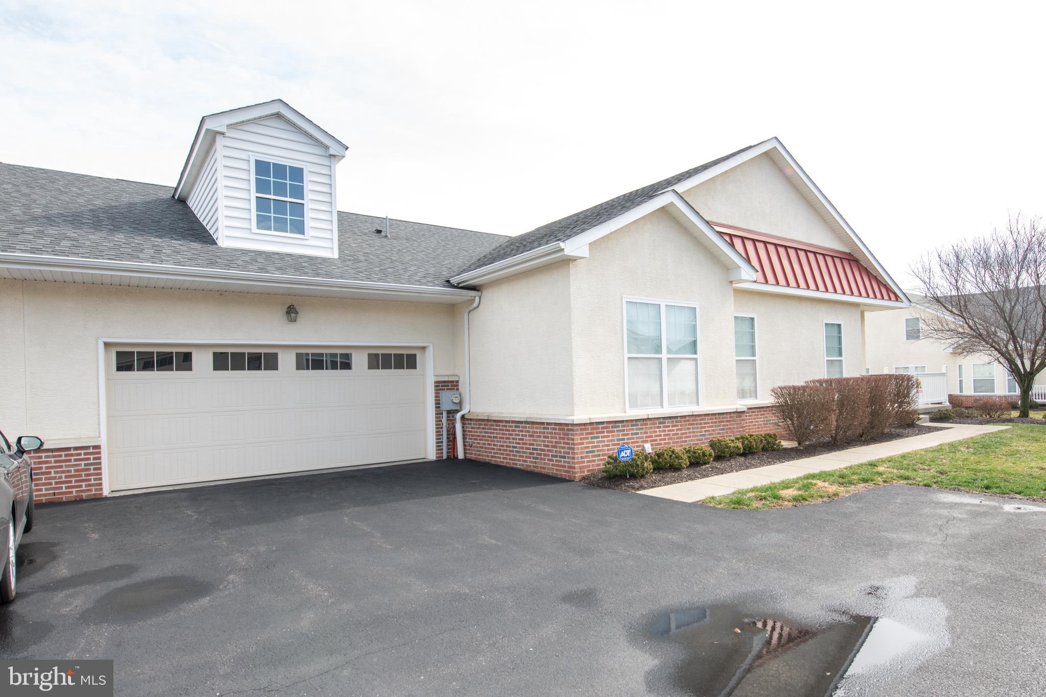 15051 Dahlia Dr