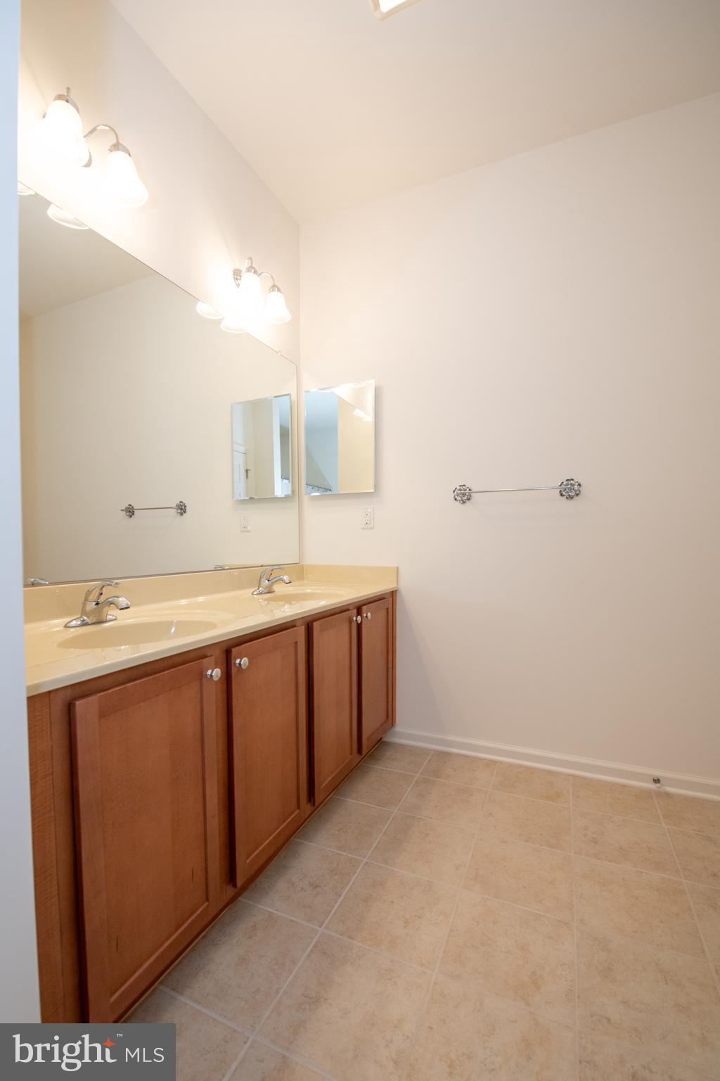 15051 Dahlia Dr