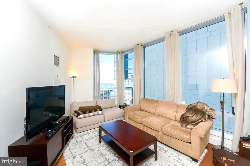 1414 S PENN SQUARE Unit: 37A