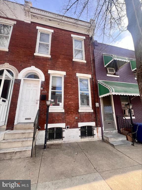 1915 N HANCOCK ST
