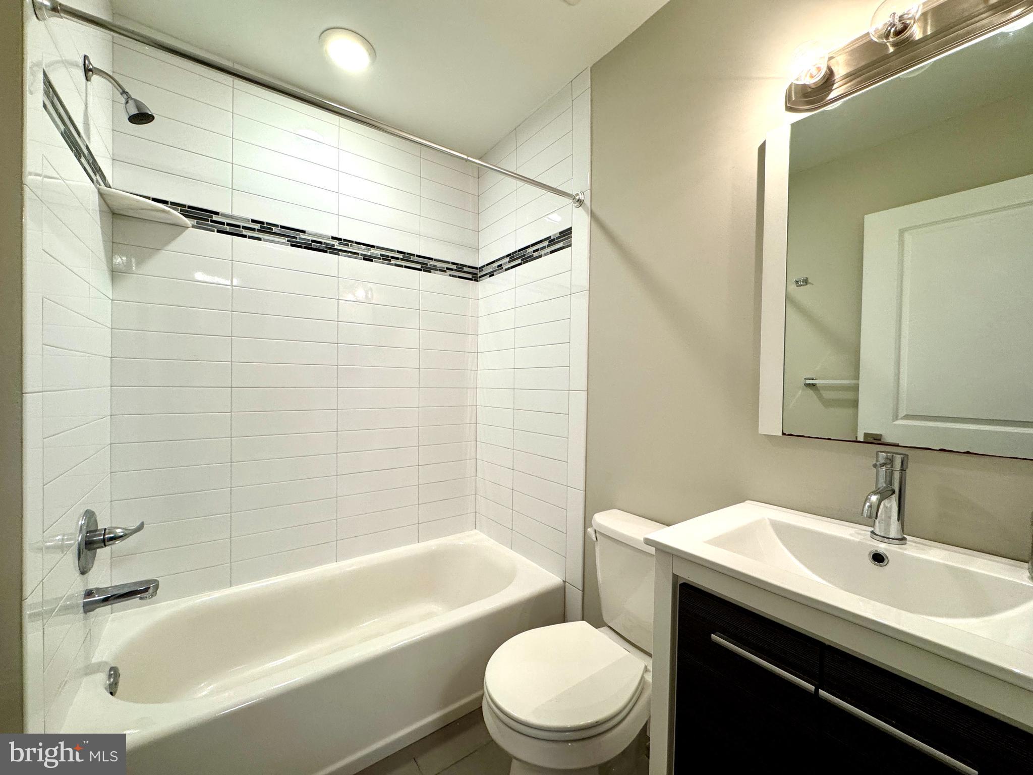 1014 E MOYAMENSING AVE #2