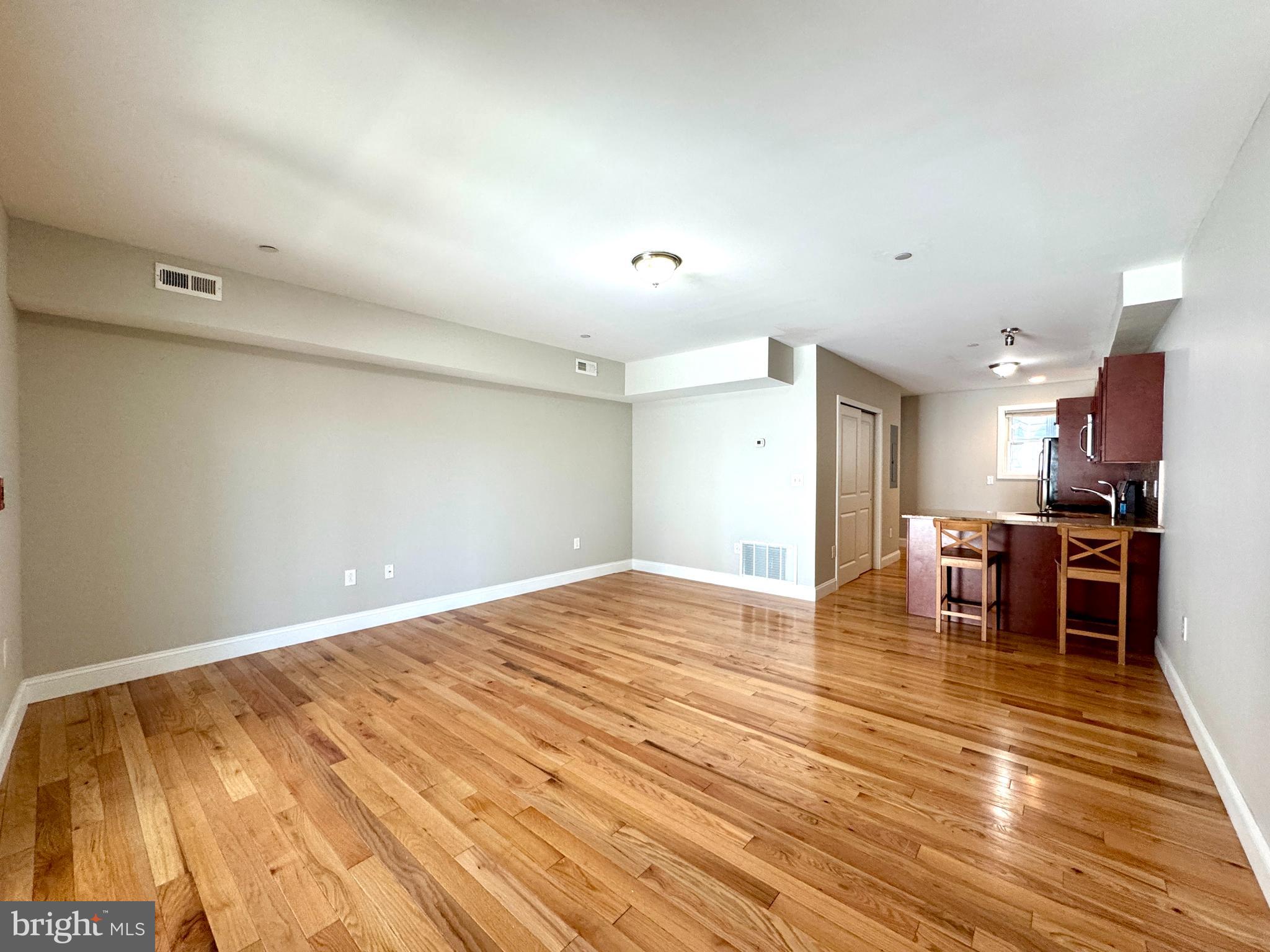 1014 E MOYAMENSING AVE #2