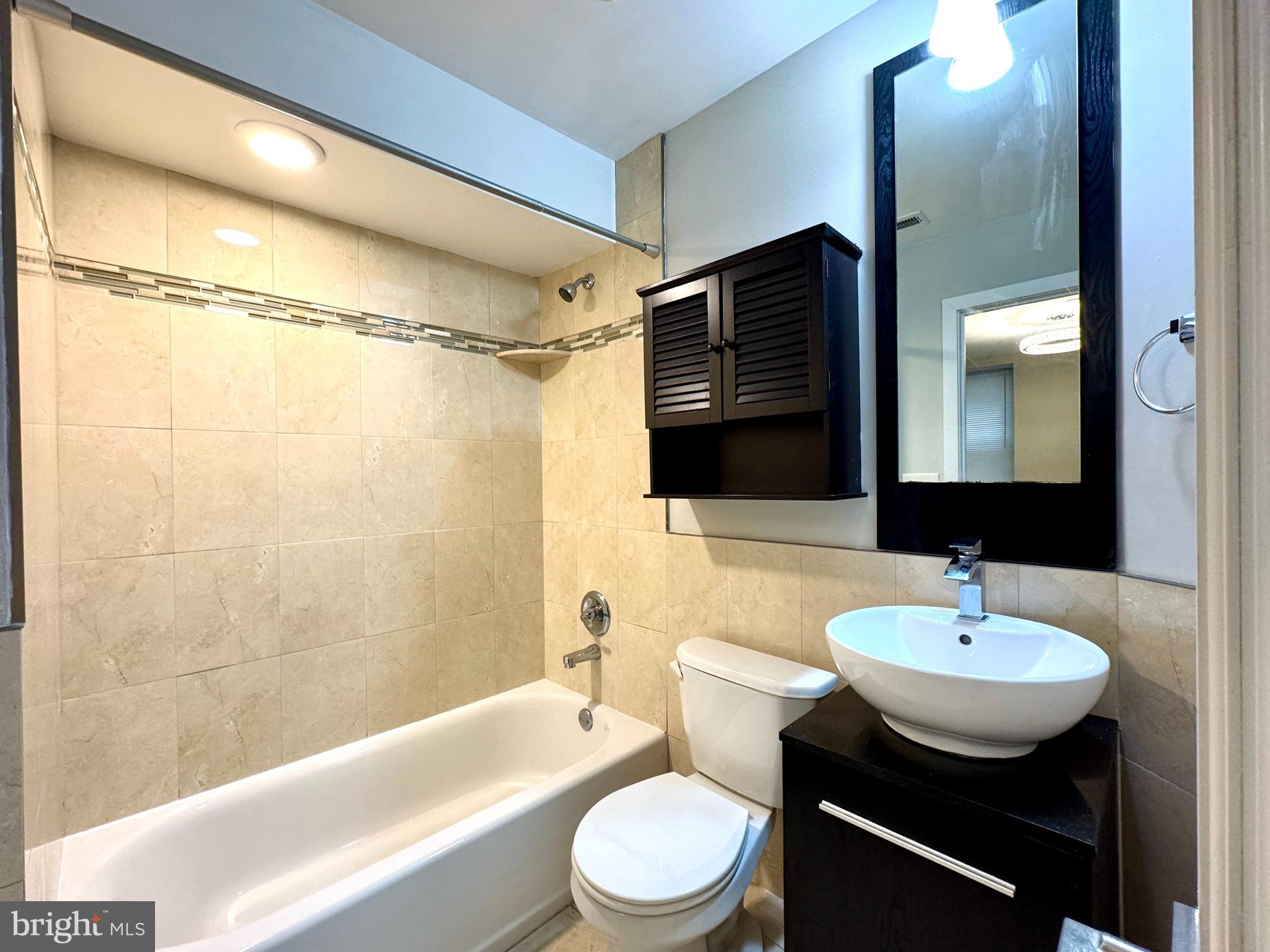 1014 E MOYAMENSING AVE #2