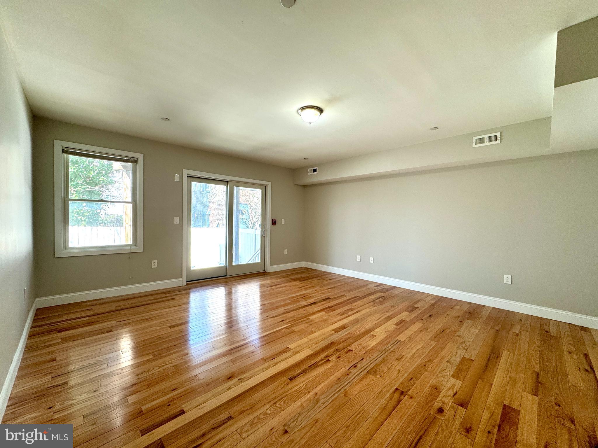 1014 E MOYAMENSING AVE #2