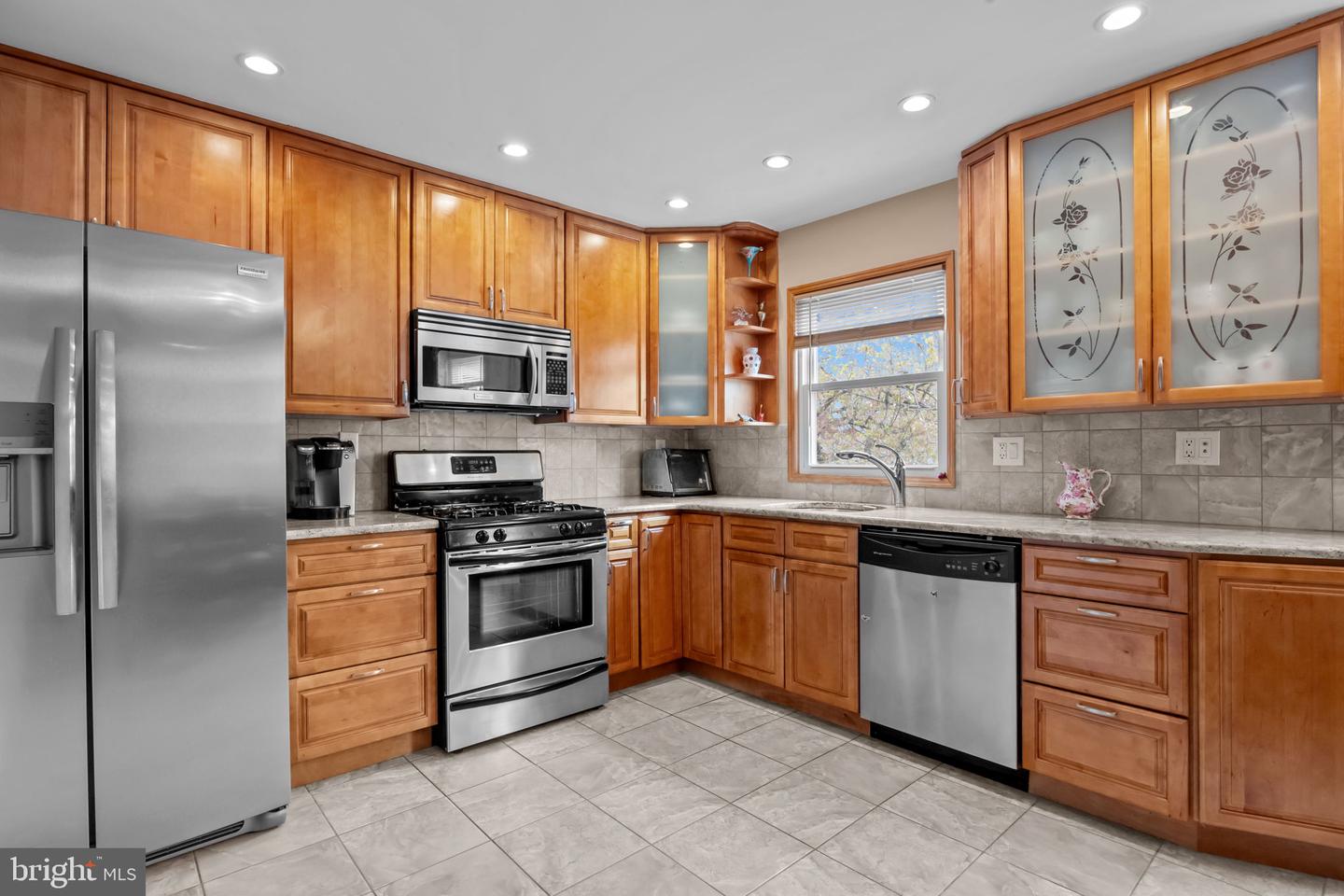 837 N Centennial Sq N