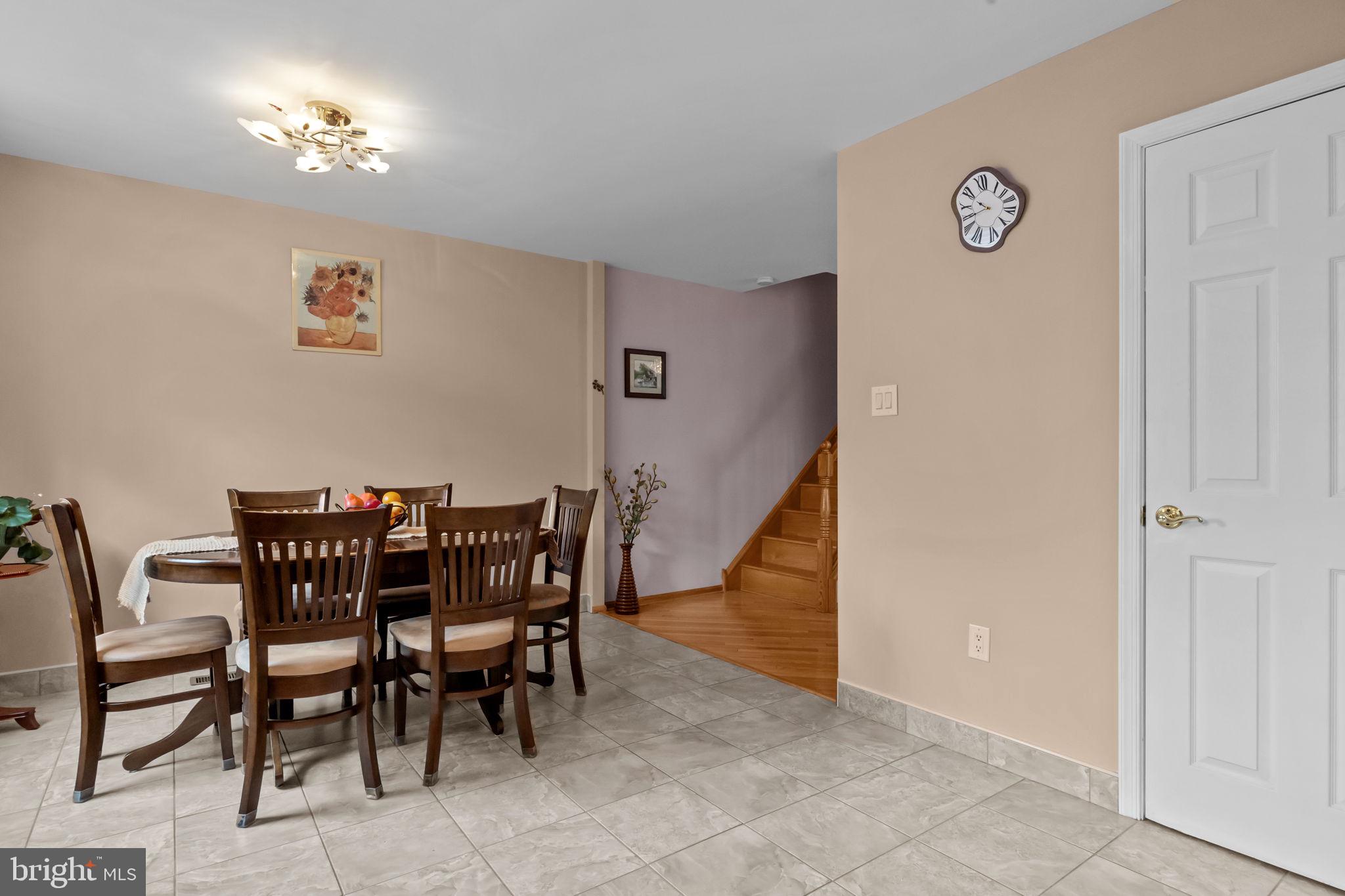 837 N Centennial Sq N