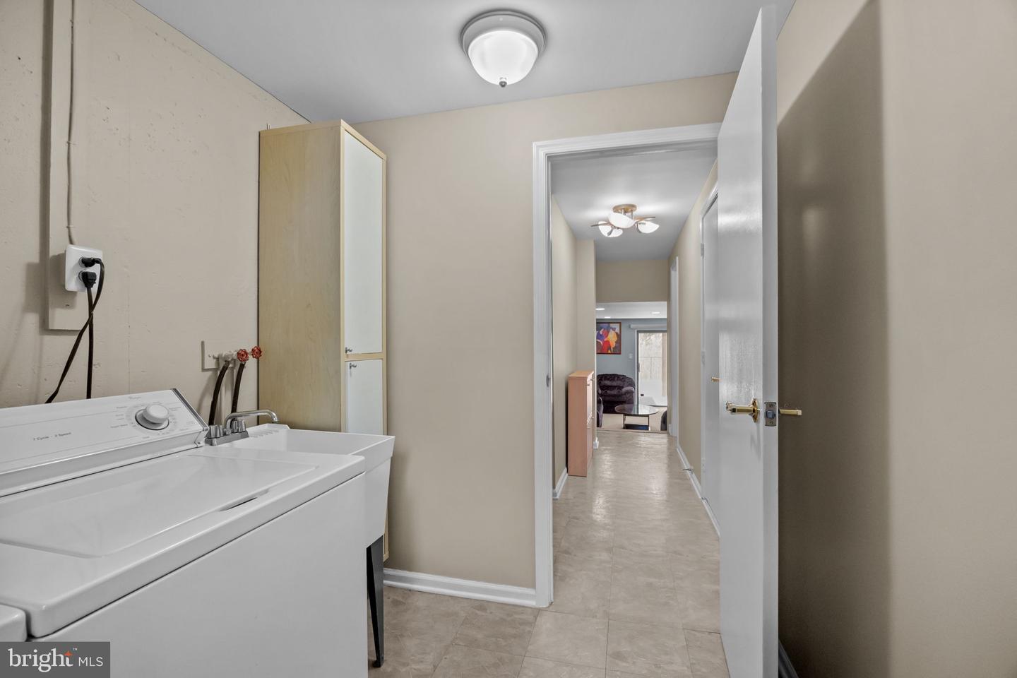 837 N Centennial Sq N