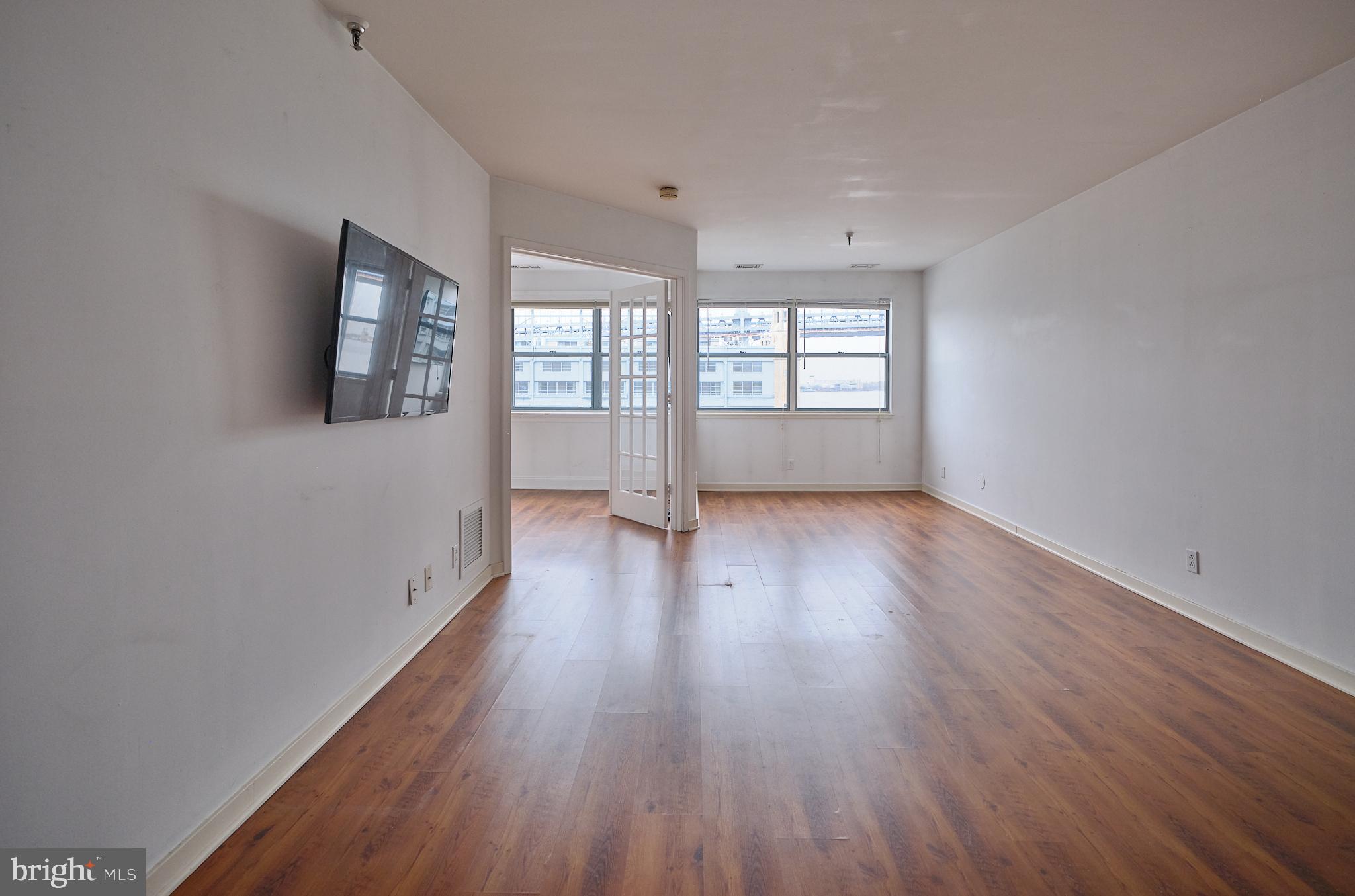 3 N COLUMBUS BLVD #MD329