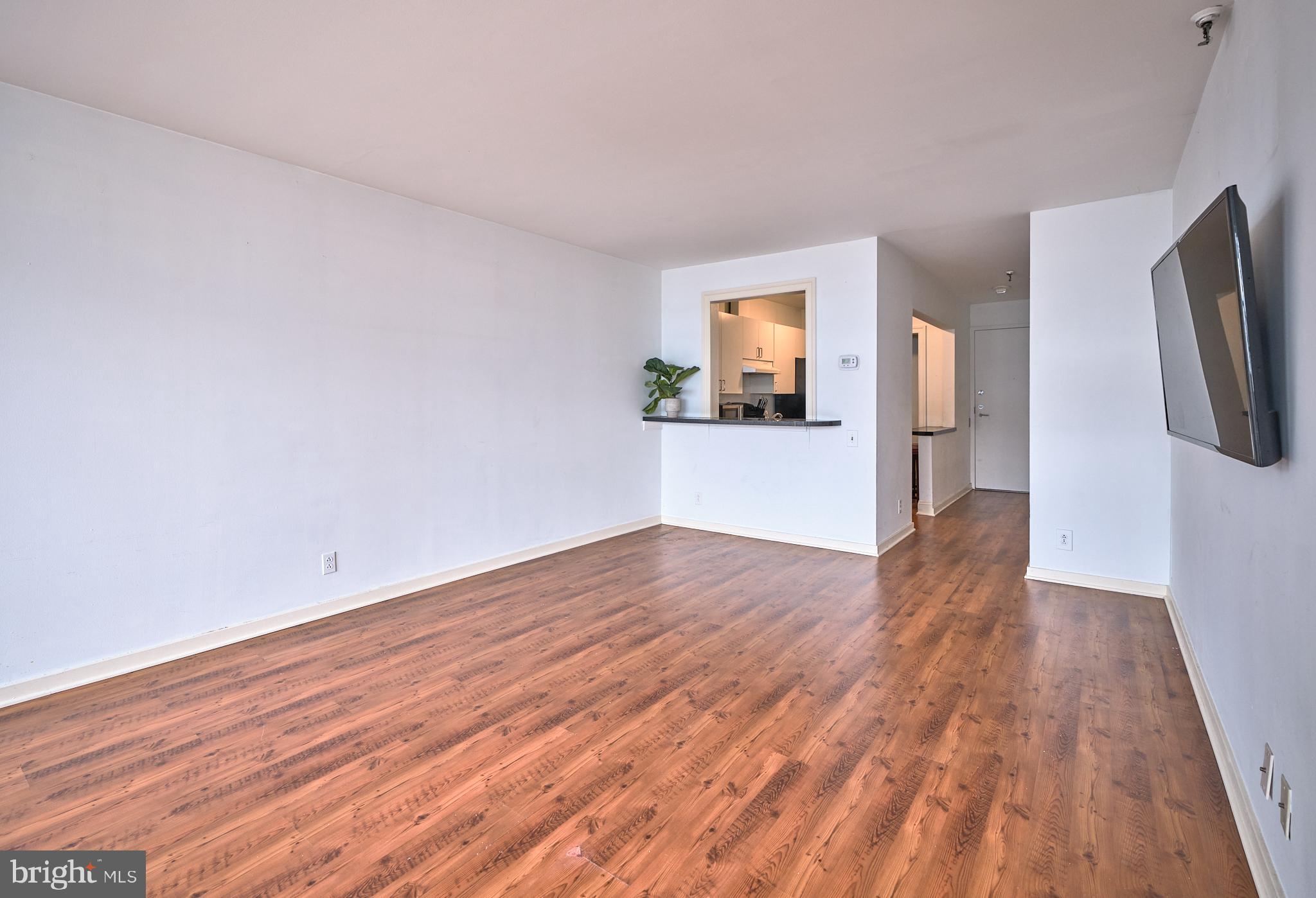 3 N COLUMBUS BLVD #MD329