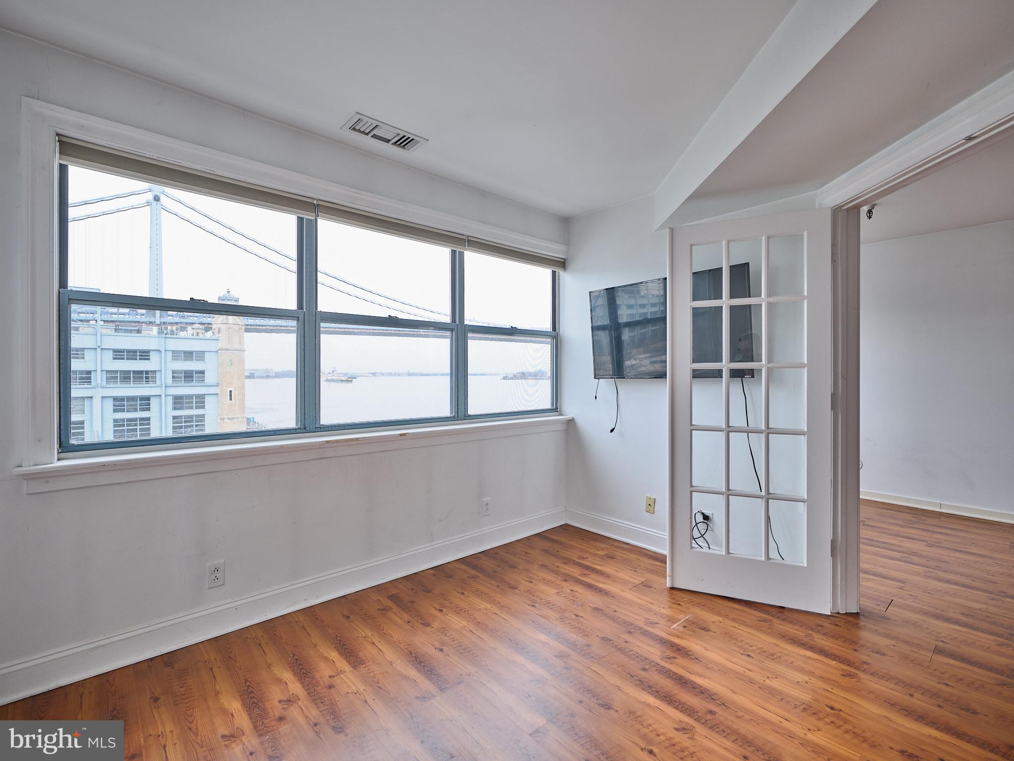 3 N COLUMBUS BLVD #MD329