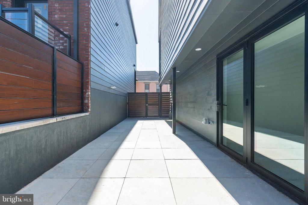 112 Righter St