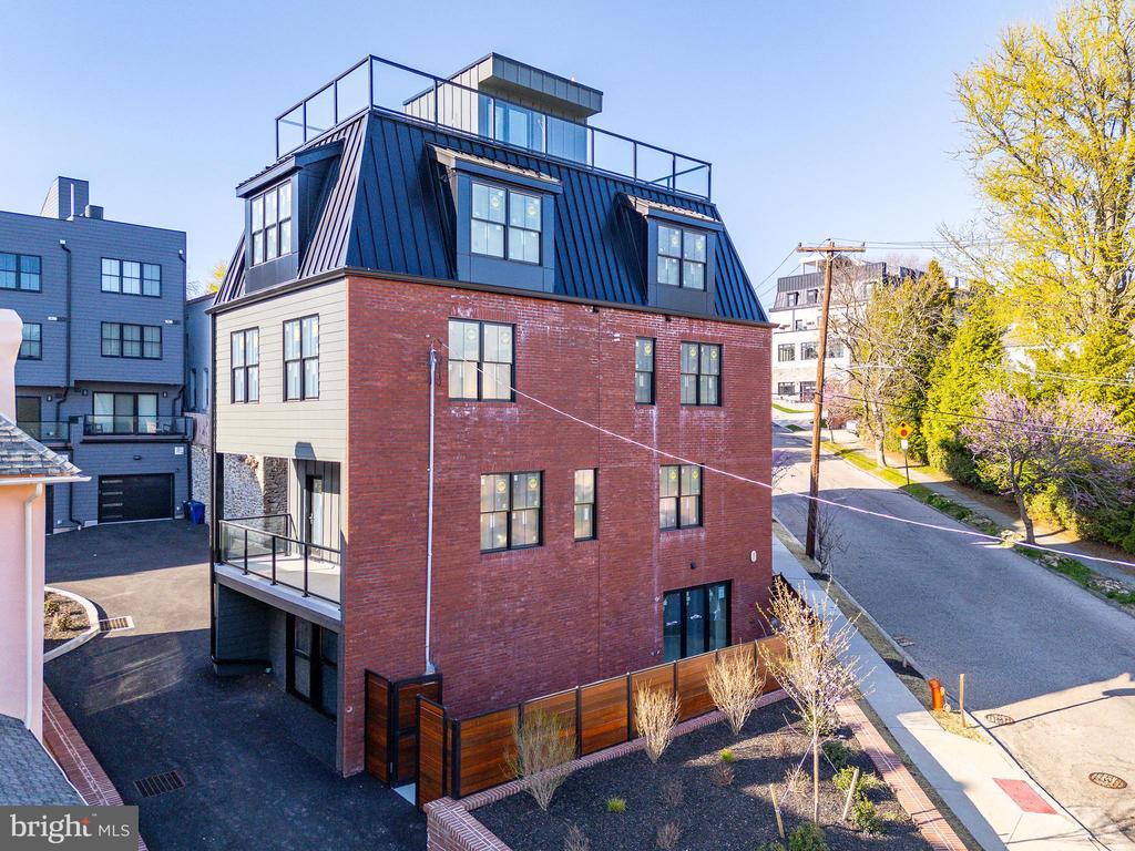 110 Righter St
