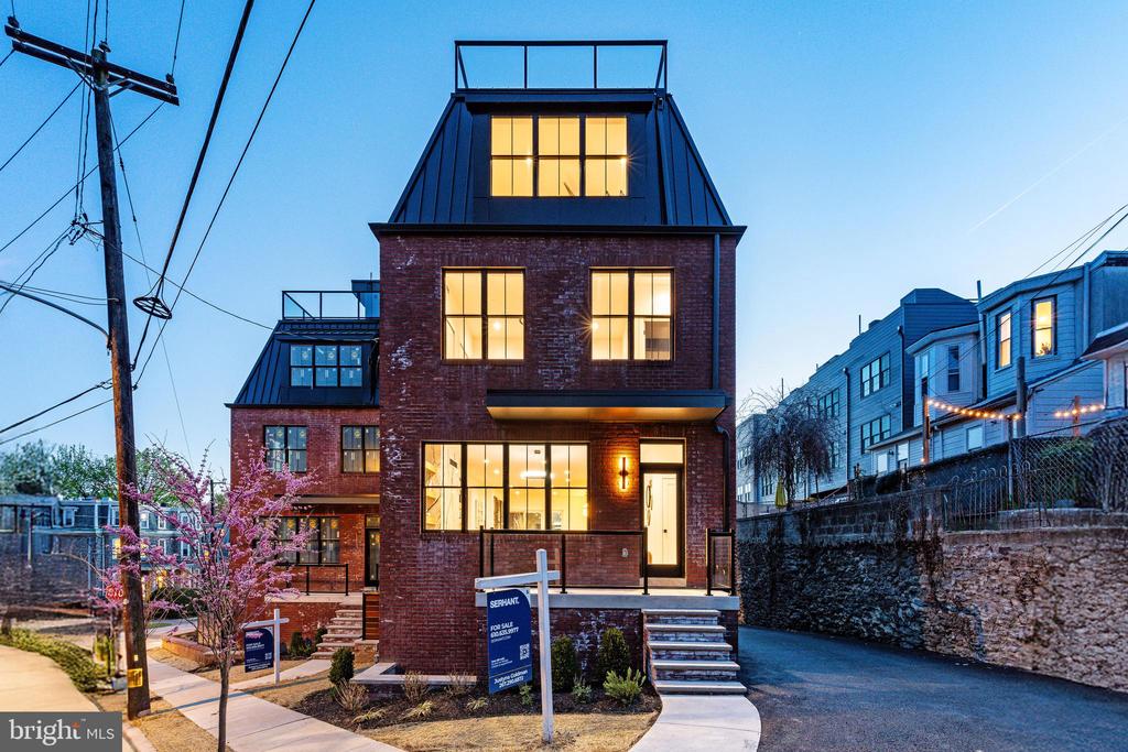 110 Righter St