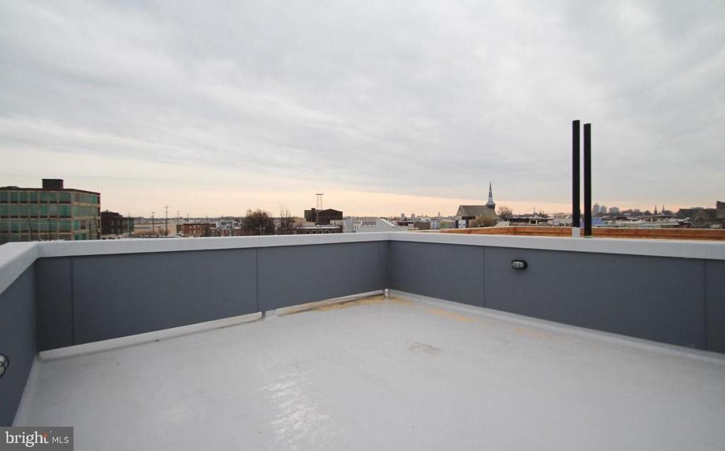 2564 FRANKFORD AVE #3R