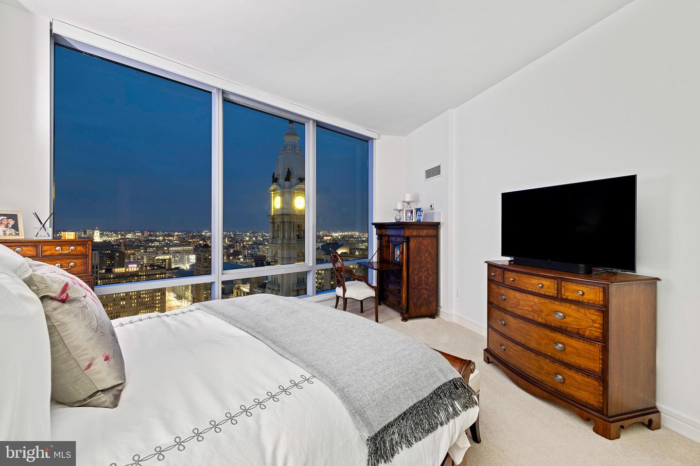 1414 S PENN SQ #18B