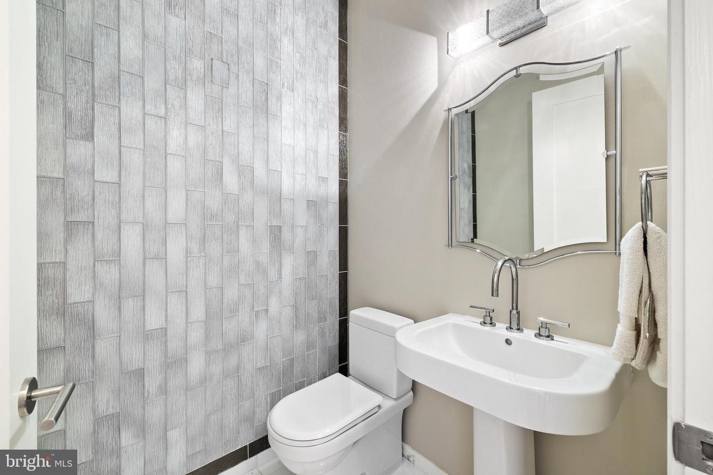 1414 S Penn Sq #34b
