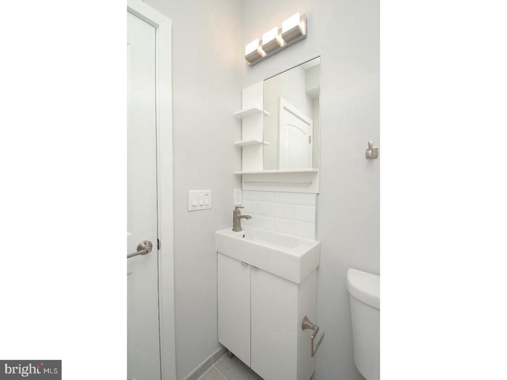 2564 FRANKFORD AVE #2