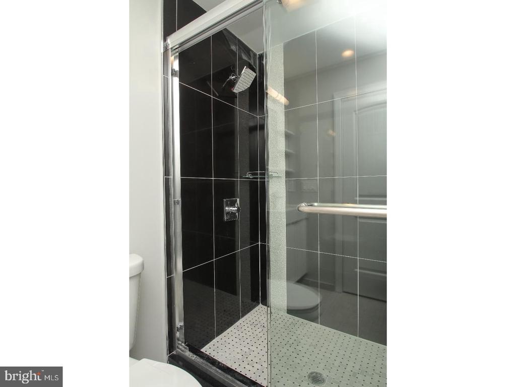 2564 FRANKFORD AVE #2