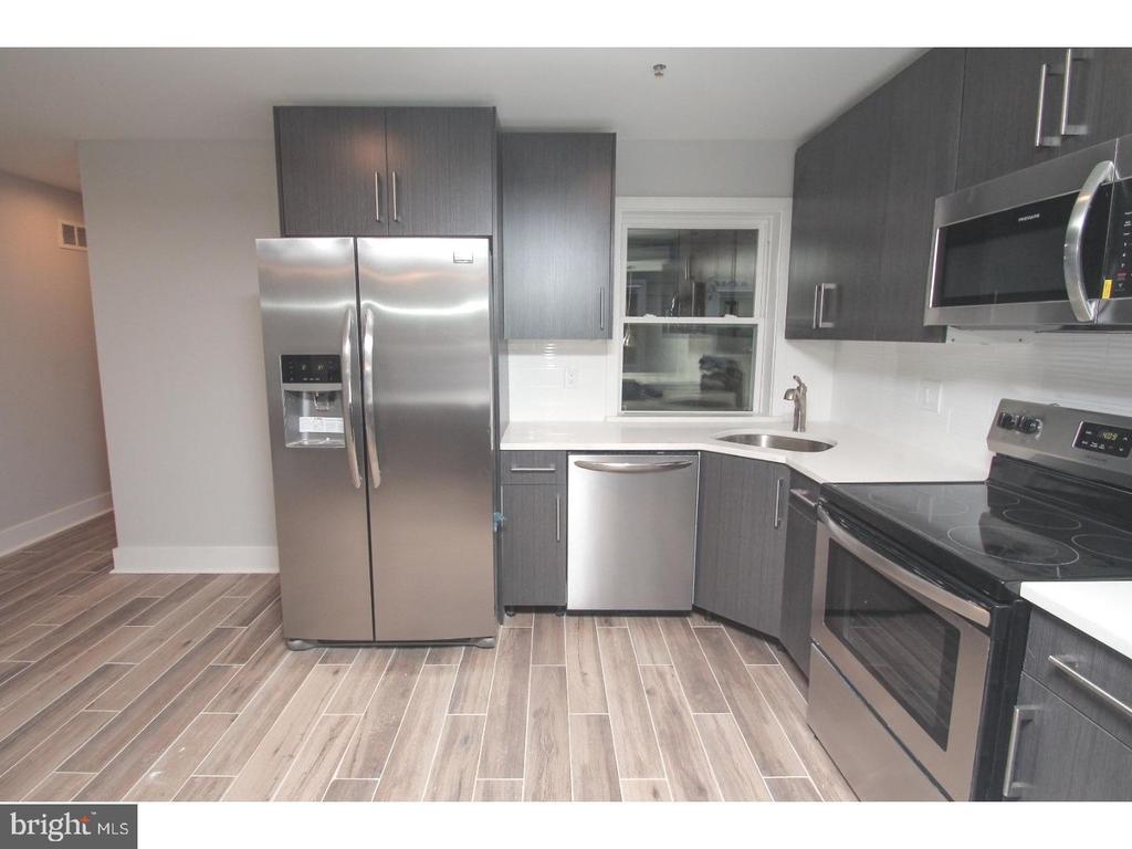 2564 FRANKFORD AVE #2