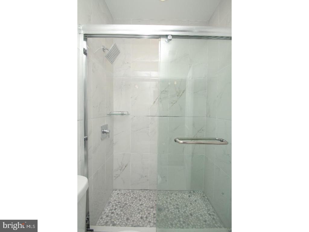 2564 FRANKFORD AVE #2