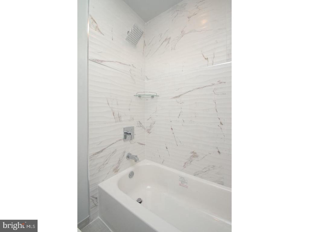 2564 FRANKFORD AVE #2