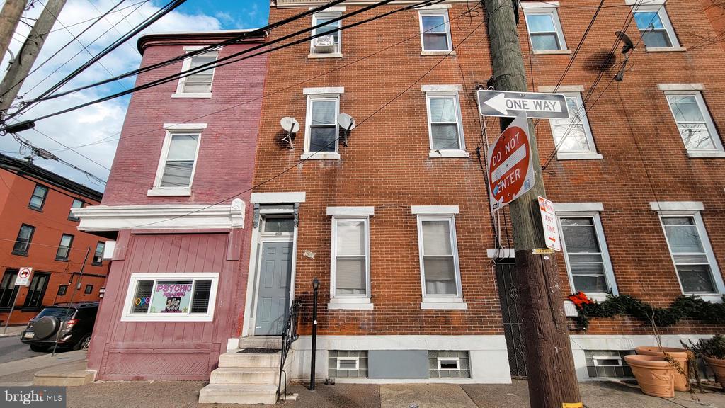 1249 SHACKAMAXON ST #3F