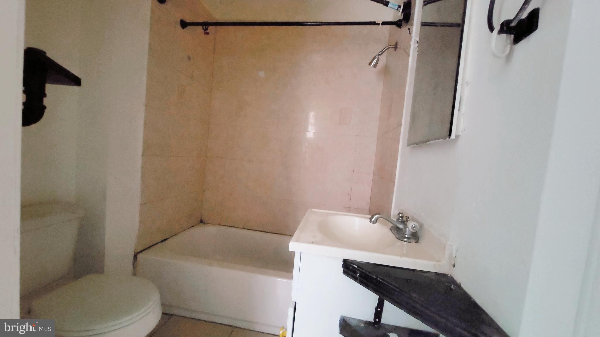 1249 SHACKAMAXON ST #1 REAR