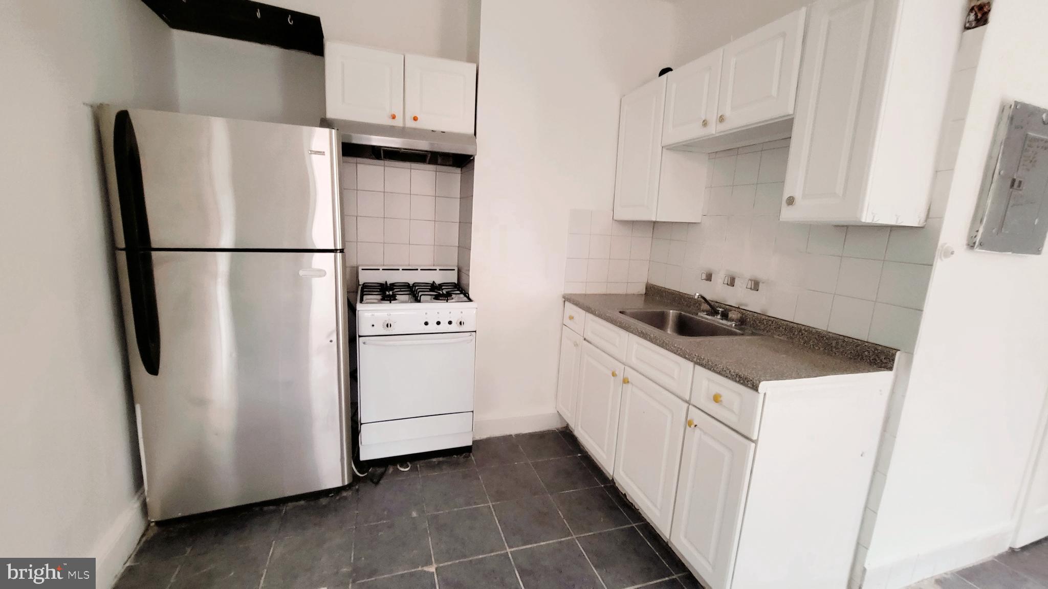 1249 SHACKAMAXON ST #1 REAR