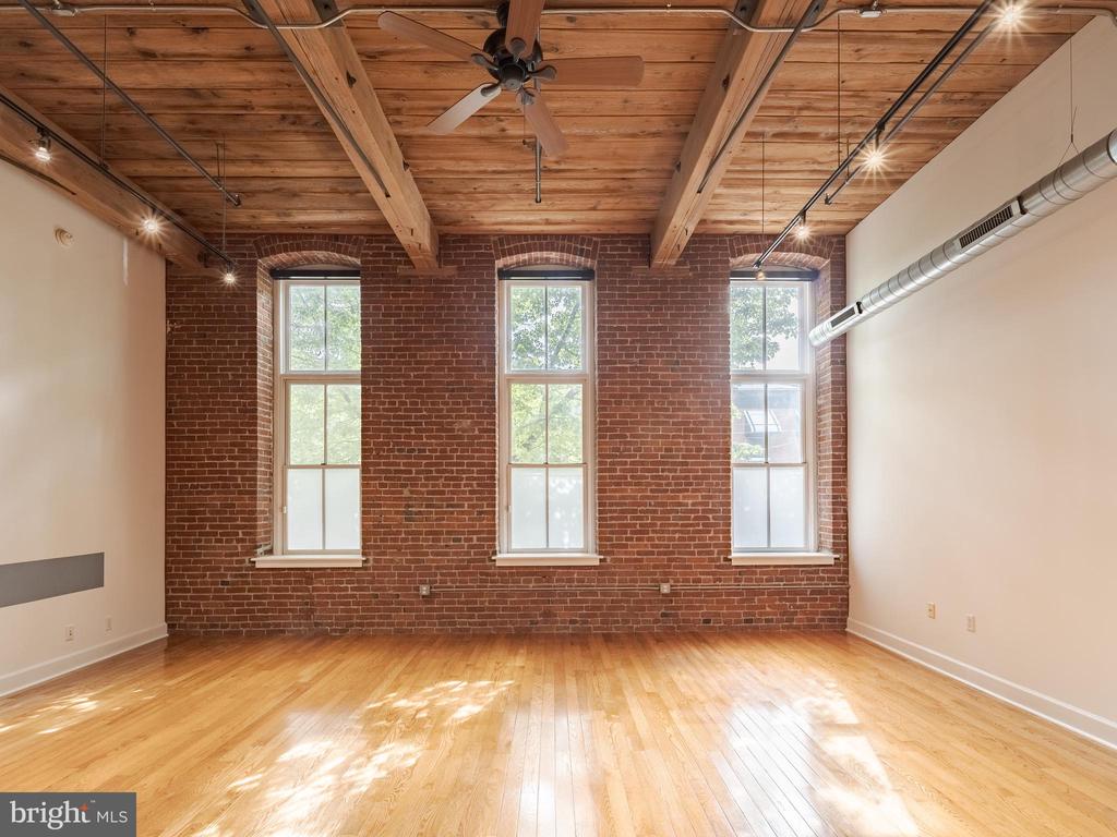 2551 Trenton Ave #105