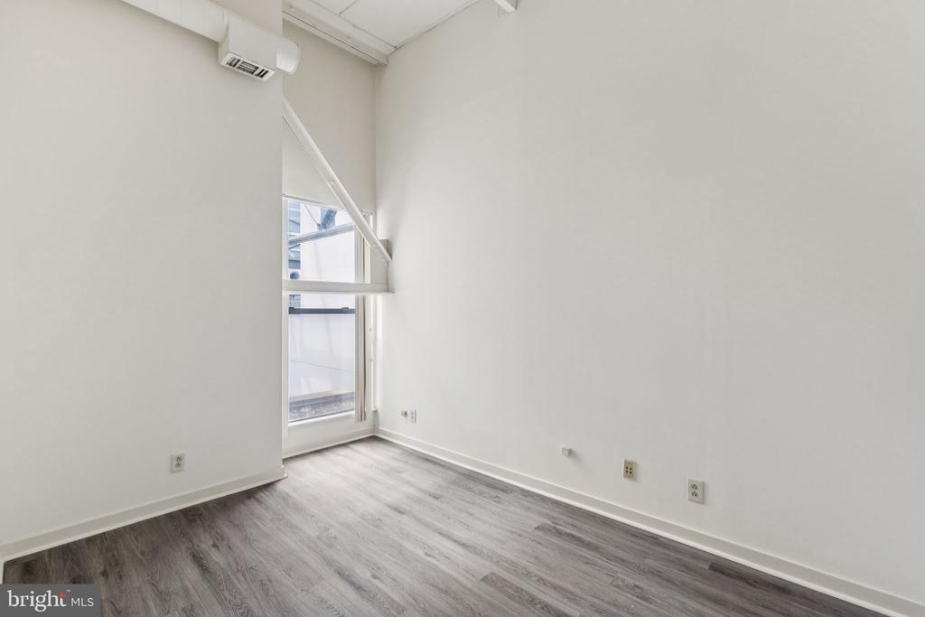 3 N CHRIS COLUMBUS BOULEVARD Unit: TD411