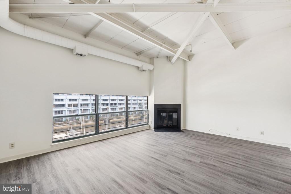 3 N CHRIS COLUMBUS BOULEVARD Unit: TD411