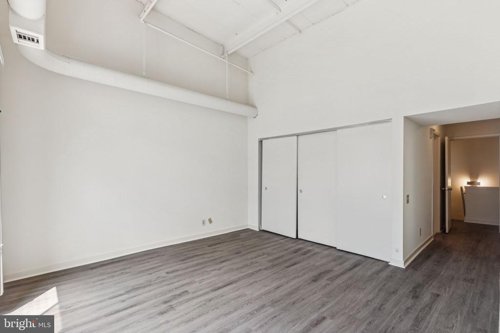 3 N CHRIS COLUMBUS BOULEVARD Unit: TD411