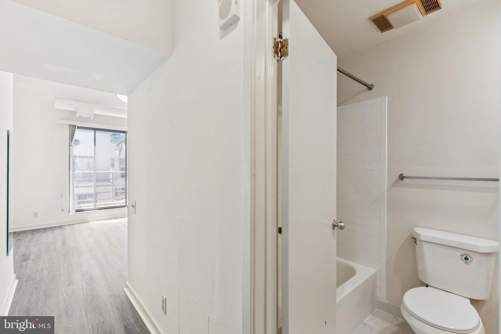 3 N CHRIS COLUMBUS BOULEVARD Unit: TD411
