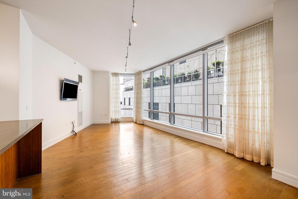 1414 S Penn Sq #9a