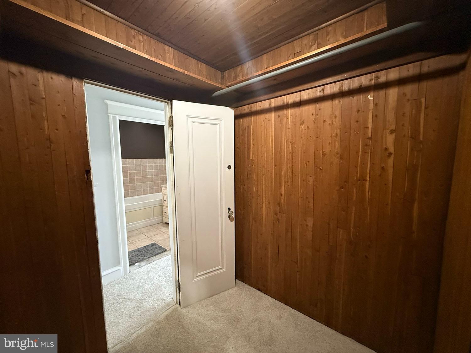 5902 E Roosevelt Blvd