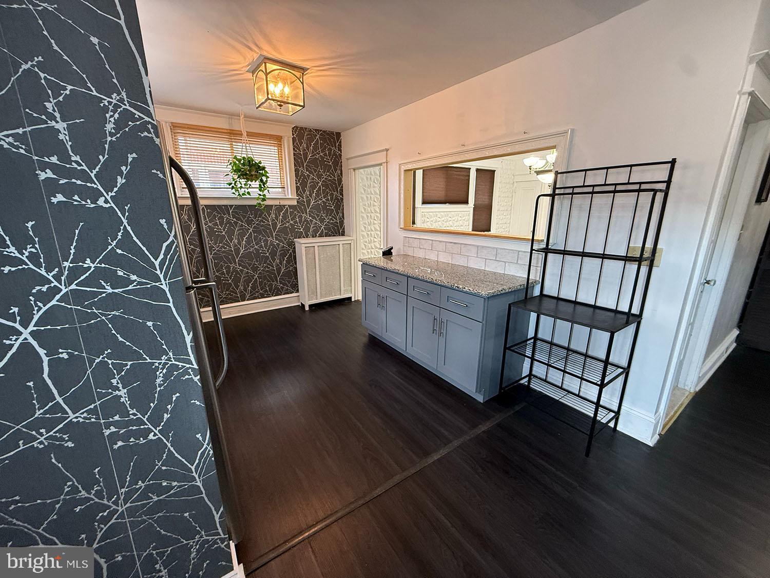 5902 E Roosevelt Blvd