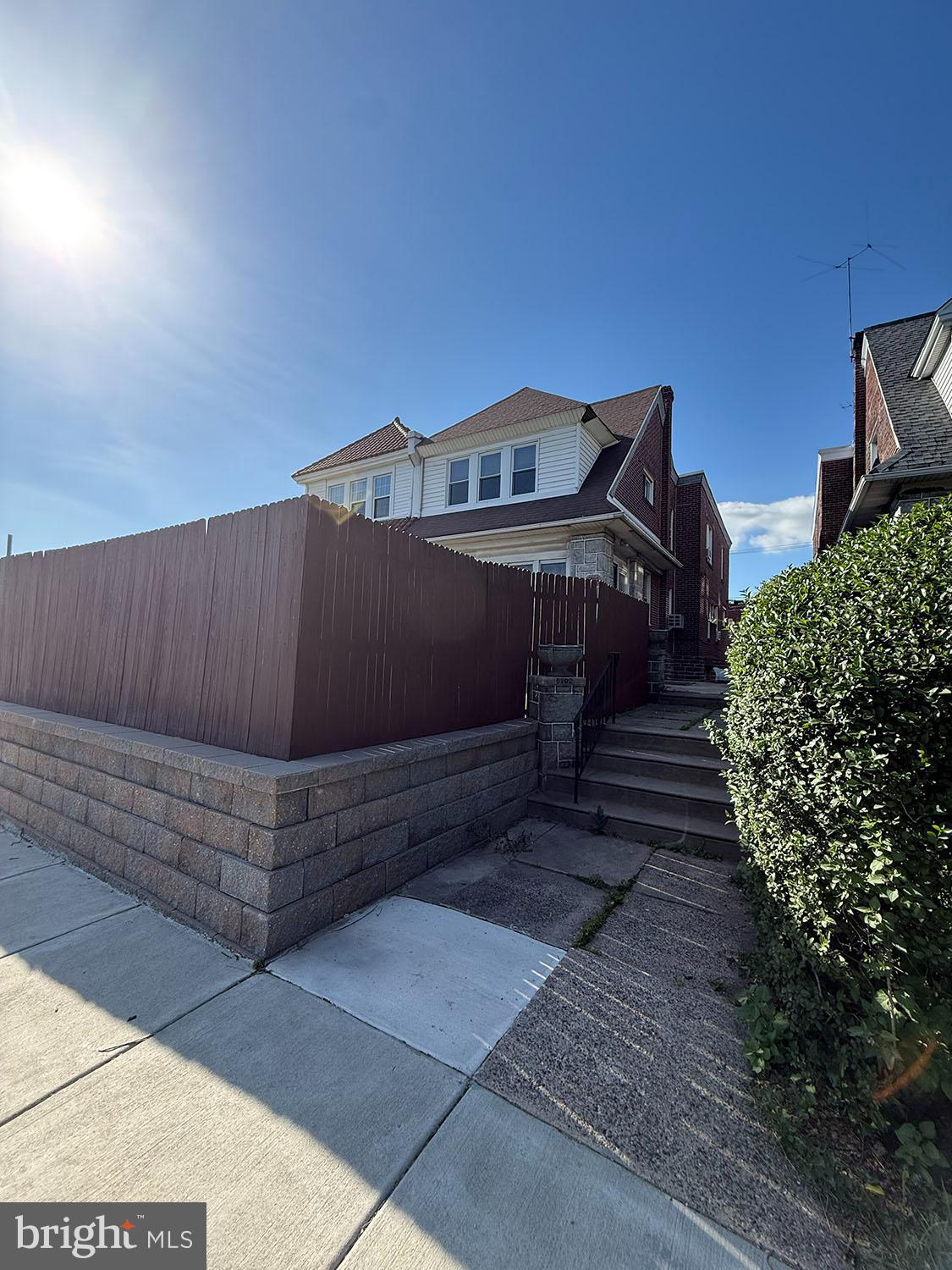 5902 E Roosevelt Blvd