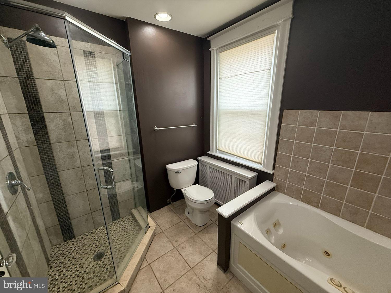 5902 E Roosevelt Blvd