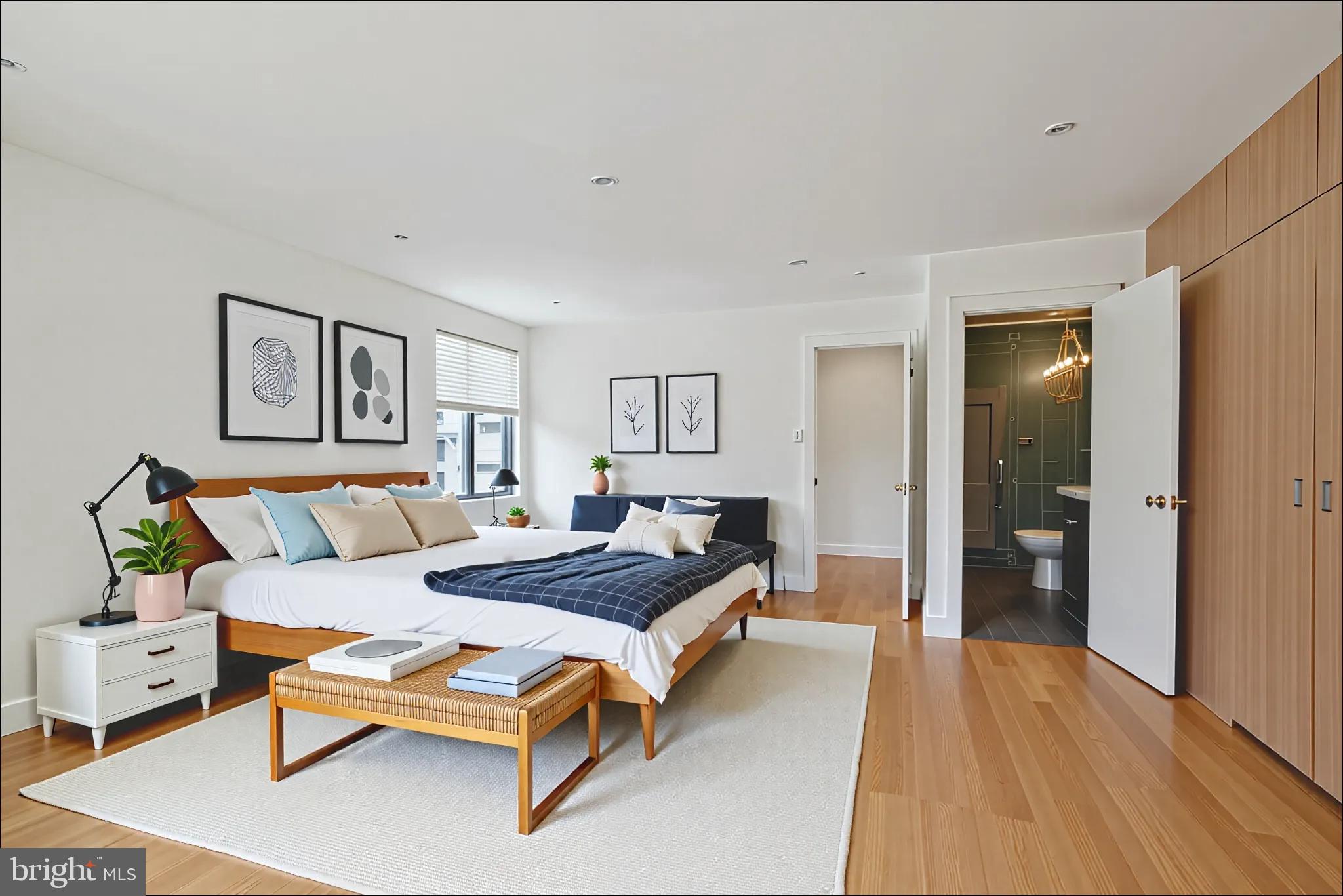 2213-25 Race St #202