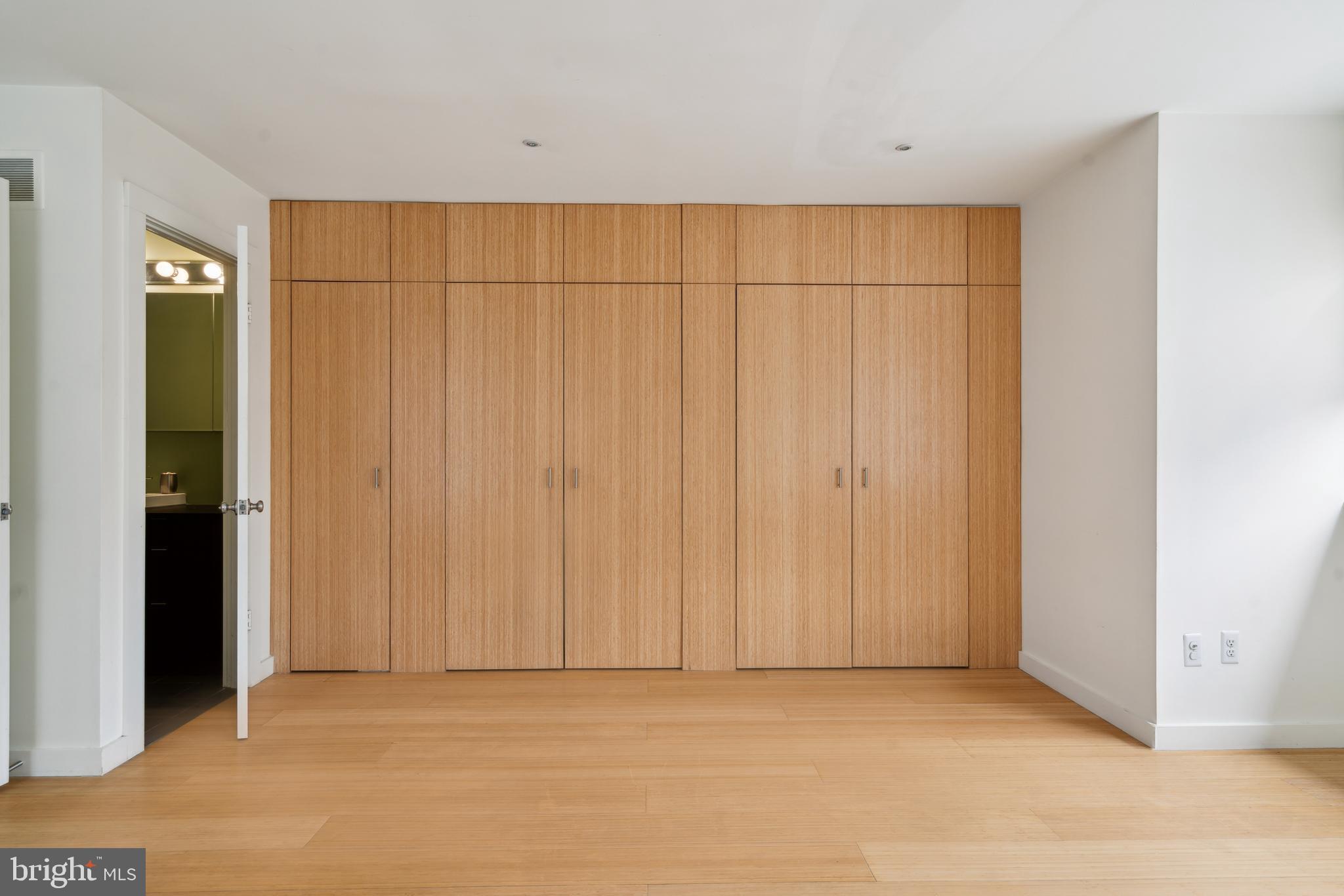 2213-25 Race St #202