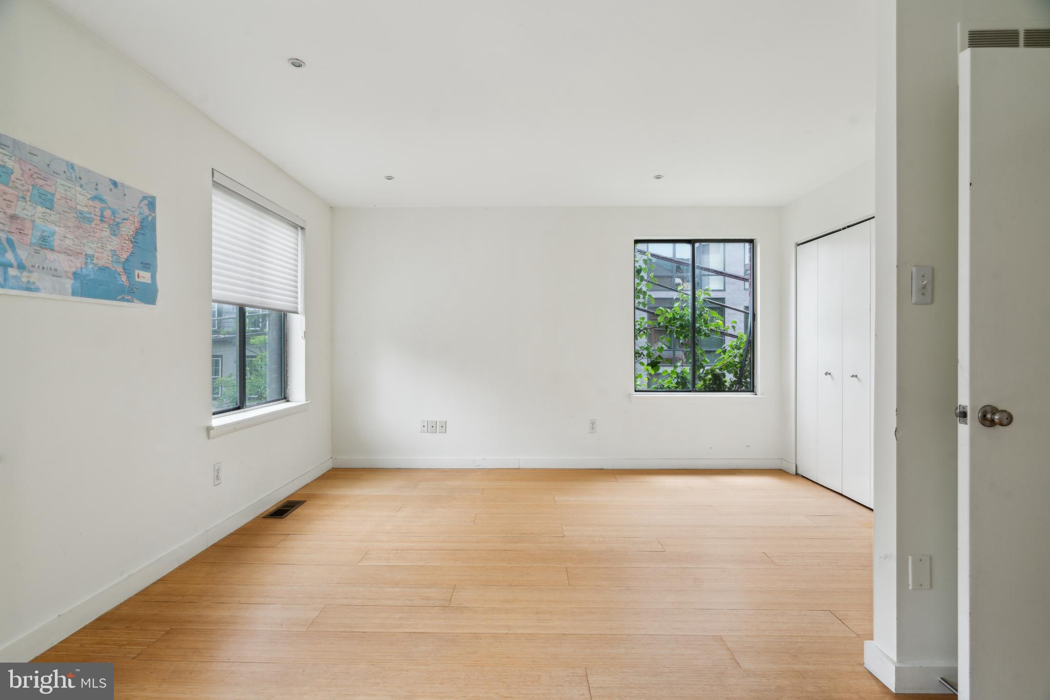 2213-25 Race St #202