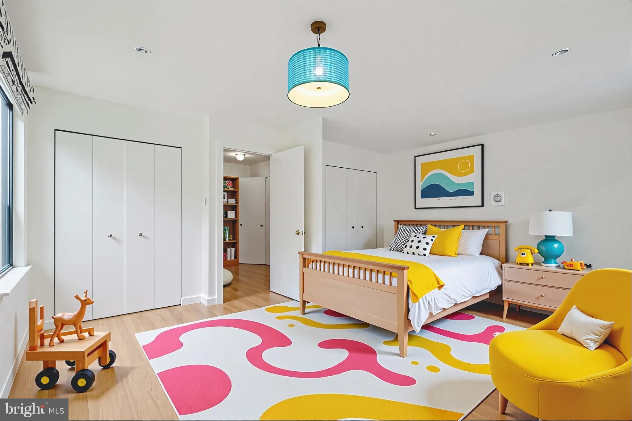 2213-25 Race St #202