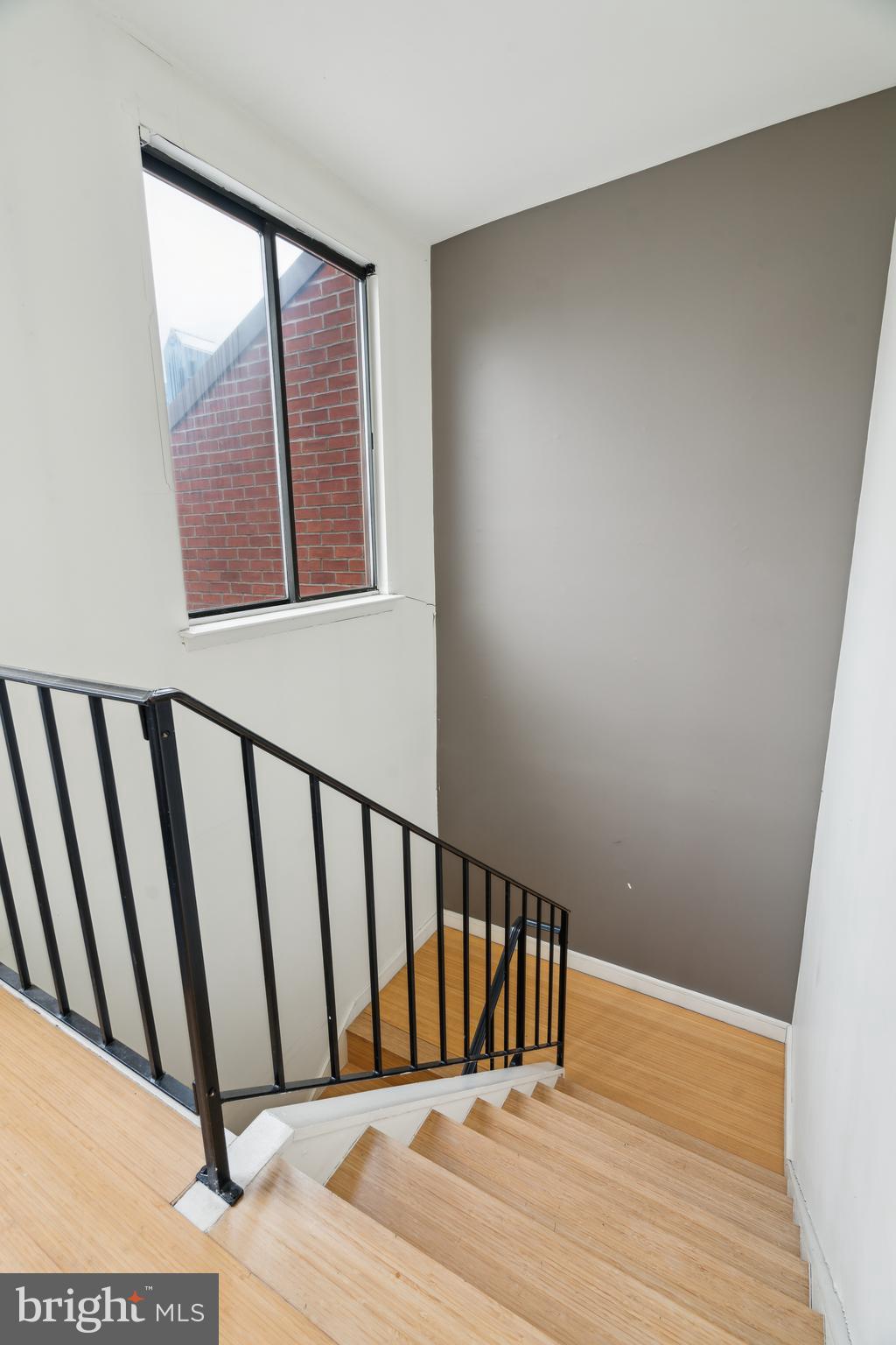 2213-25 Race St #202